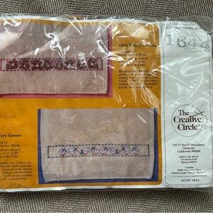 Goose and bear The Creative Circle Embroidery Kit hand towels NOS